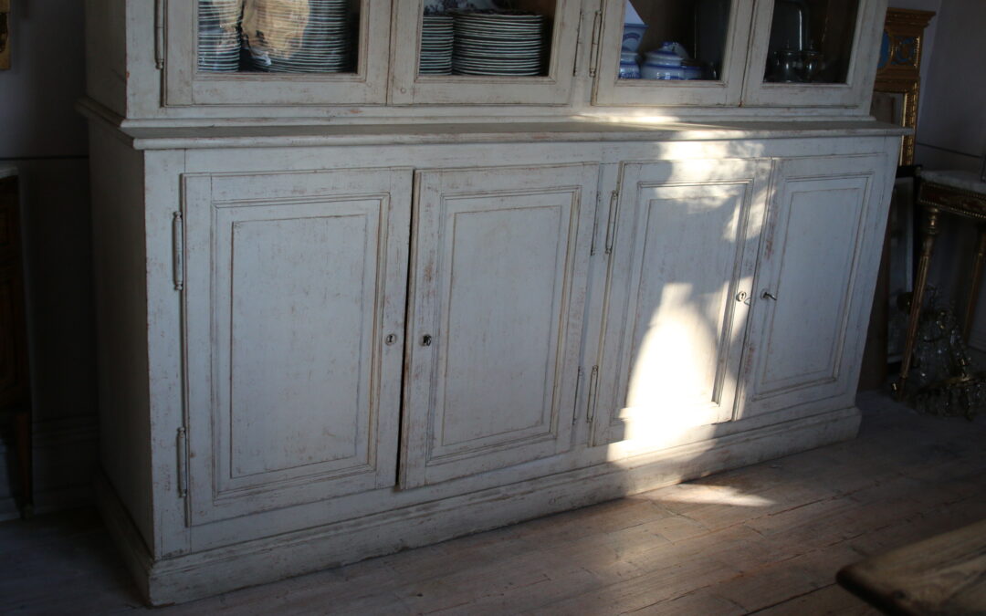 Item no6, Table, Vitrine cupboard