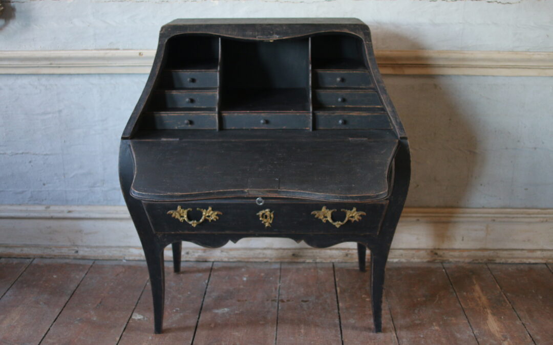 Item no12, Rococo style secretaire